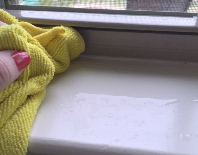 hvordan man vasker primeren fra et vindueskarm af plast