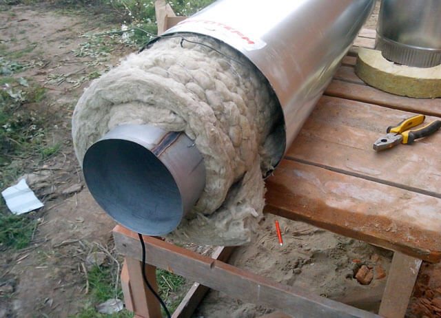 kung paano mag-insulate ang isang metal chimney pipe