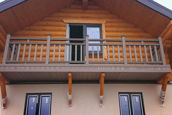 Balcon din lemn lateral