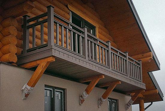 balcon din lemn