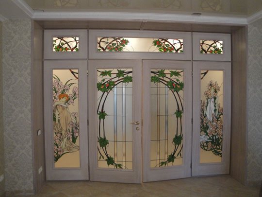 Uși din vitralii Tiffany