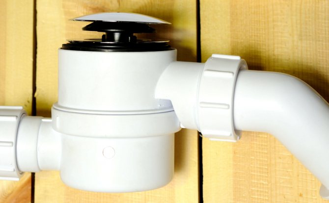 Dacă sifonul de duș va fi folosit rar, se recomandă instalarea unei sifoane uscate.