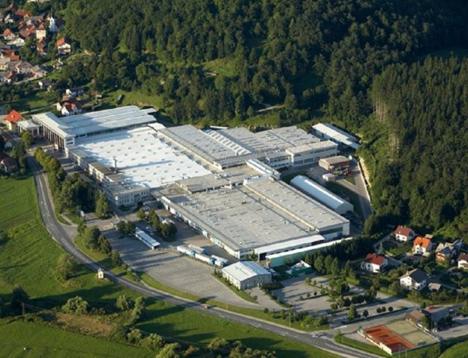 Larawan: Produksyon ng Kovinoplastika sa Slovenia, Internika