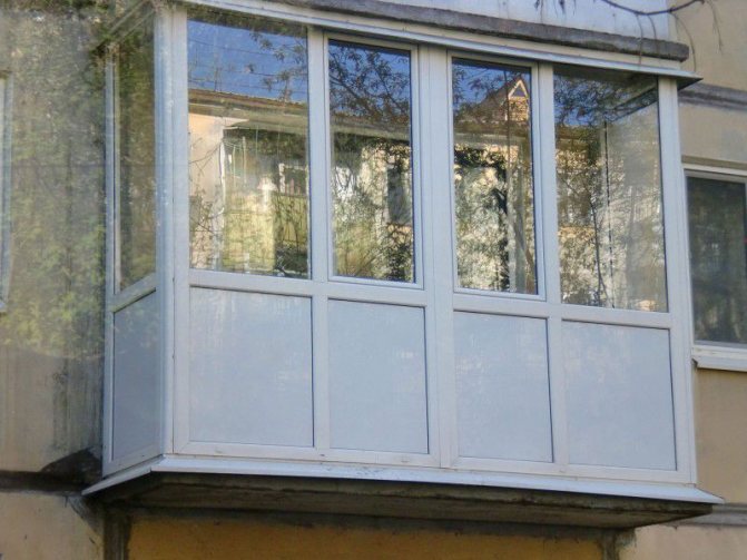 ألواح بلاستيكية زجاجية للشرفة الفرنسية