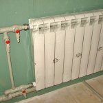 Beslag til en støbejerns radiator