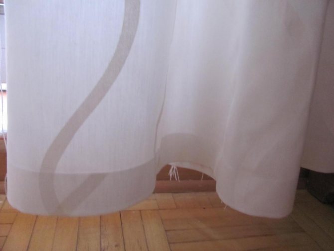 Sådan forkorter du gardiner uden at trimme: metoder og anbefalinger