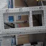 Paano mag-install ng mga fittings sa isang plastic window