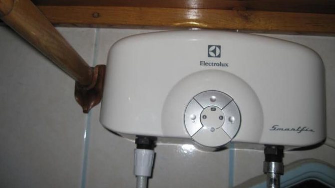 Sådan installeres en øjeblikkelig vandvarmer på badeværelset