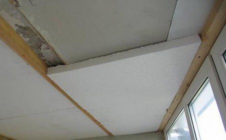 hvordan man isolerer loftet på loggia