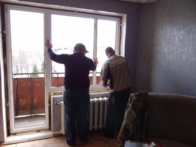 imaginea instalării blocurilor de balcon