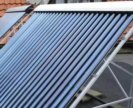 Disenyo at kalamangan ng mga vacuum solar kolektor