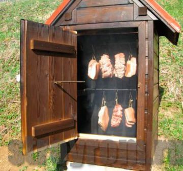 Do-it-yourself smokehouse mula sa oven