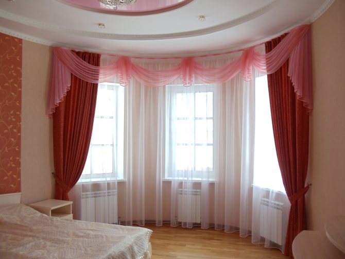 gardiner i flere lag i soveværelset