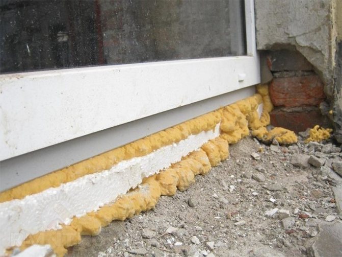 Instalarea ferestrelor din PVC în conformitate cu cusătura de asamblare GOST