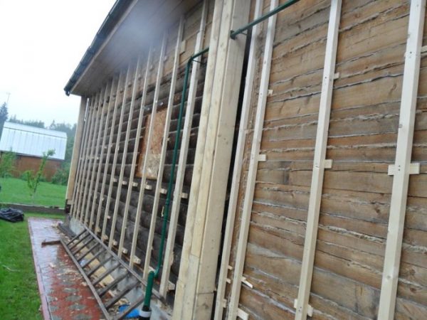 Este posibilă izolarea unei case din lemn cu spumă în exterior sau nu