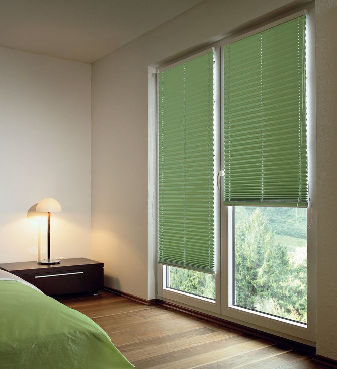Uigennemtrængelige foldede gardiner - den bedste mulighed for soveværelset