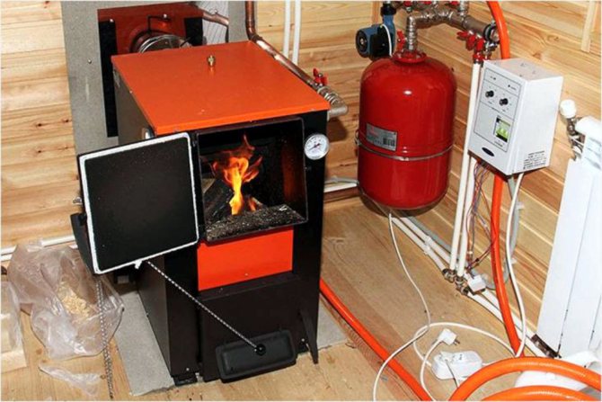 Mga tampok ng paggamit ng solid fuel boiler
