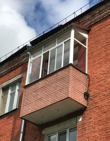 Parapet pe balcon