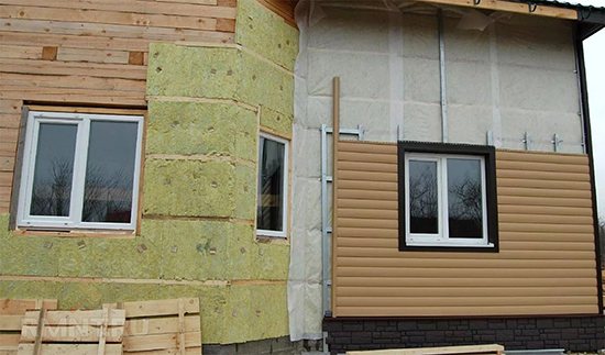 Pro și etape ale creării unei fațade de ventilație pentru o casă din lemn