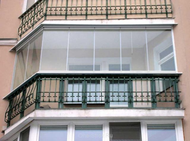 Polycarbonate sa balkonahe