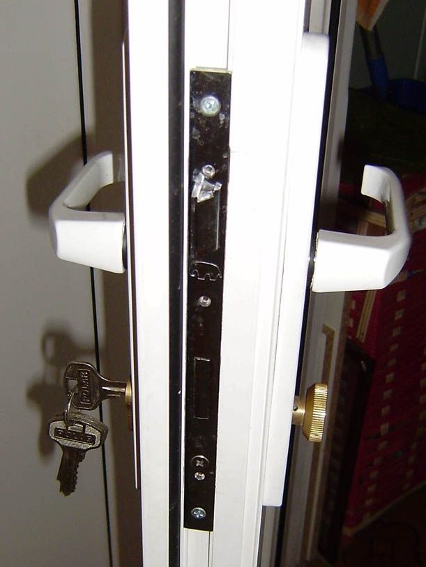 PVC-dør med lås