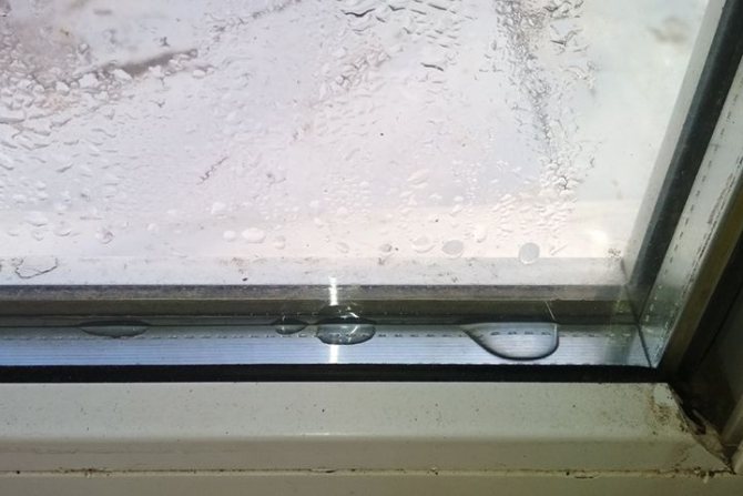 إزالة الضغط من نافذة زجاجية مزدوجة