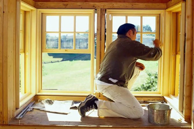 النوافذ الخشبية القديمة في المنزل: هل يمكن تغييرها أم يمكن إصلاحها؟