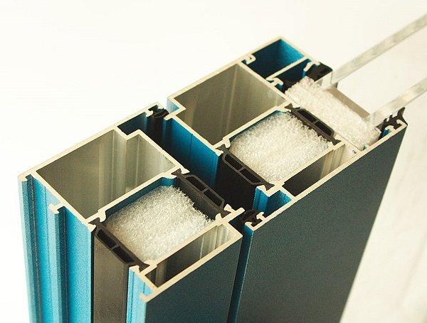 Ferestre termopan calde din aluminiu cu inserții termice
