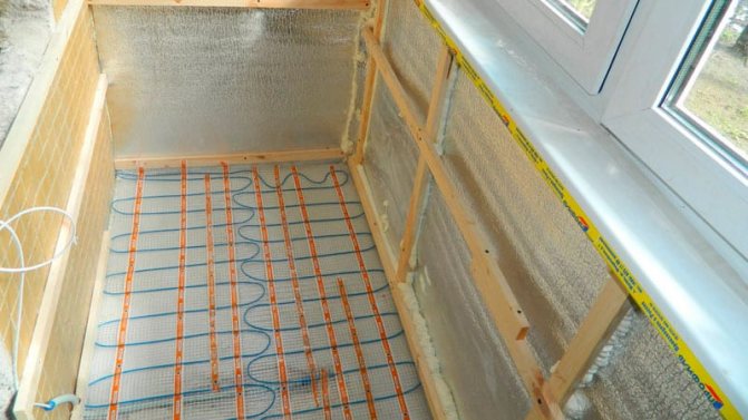 Installation af et varmt gulv på en loggia