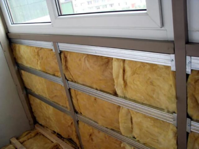 Varmeisolering af en balkon med mineraluld
