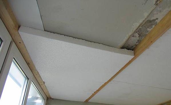 isolering af loftet på altanen foto 2