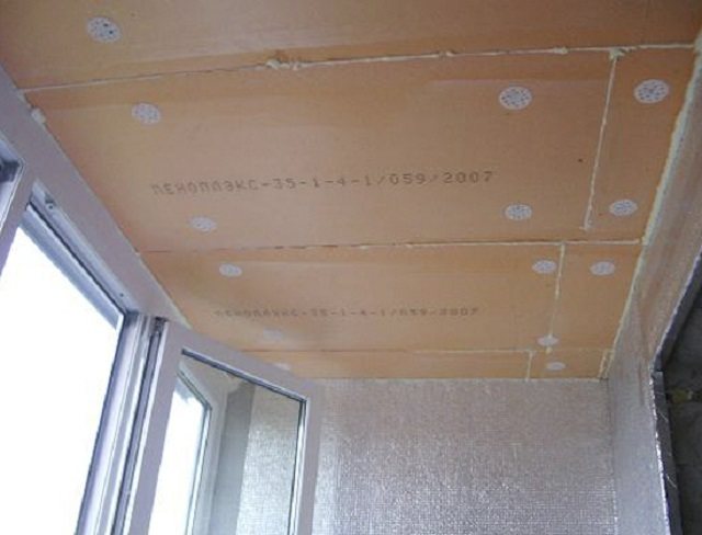 isolering af loftet på altanen foto 5