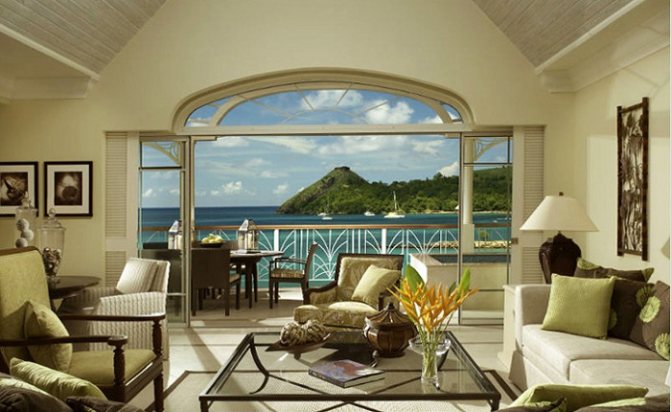 Vedere peisaj tropical în fereastră falsă din living