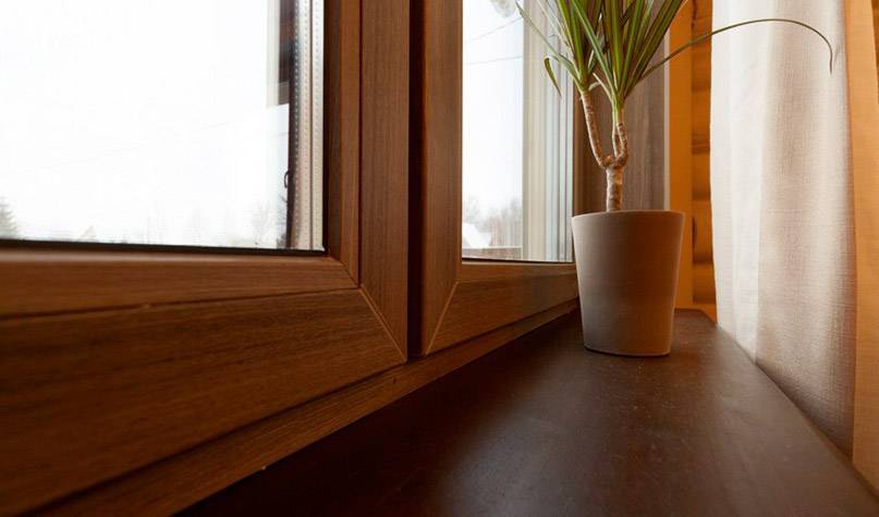 Alegem cu calitate: ce ferestre sunt mai bine de pus într-o casă privată și ce dimensiuni sunt necesare pentru comandare